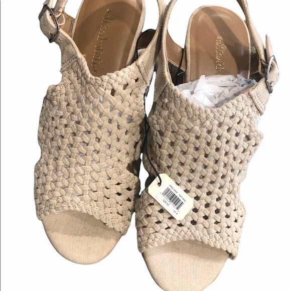 Altar'd State Shoes - LAST CHANCE Altar’d State Natural Wedge Sandal Platform NWT